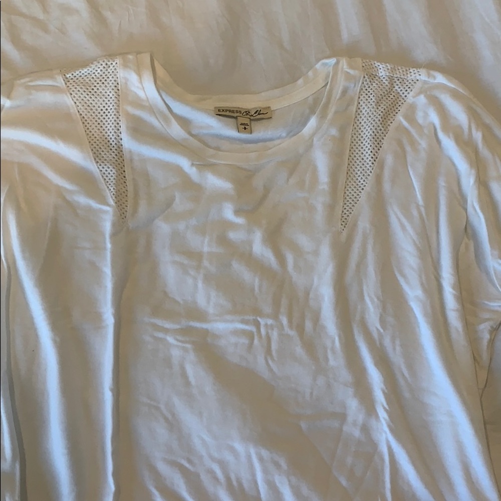 Tee shirt